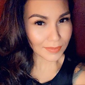 Meet your Posher, Adrianna